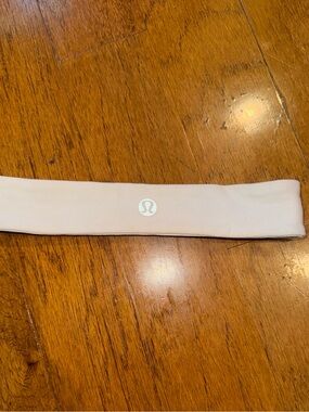 lululemon athletica white reflective logo headband